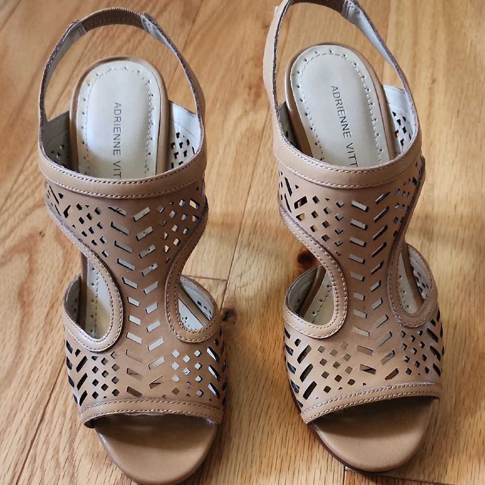 Adrienne Vittadini Beige Cutout Leather Sandals